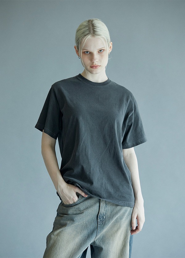 (WOMEN) 시그니처 자수 피그먼트 오버핏 반소매 티셔츠 (3 COLOR)  (women) signature embroidered pigment overfit short sleeve t-shirt 3 color